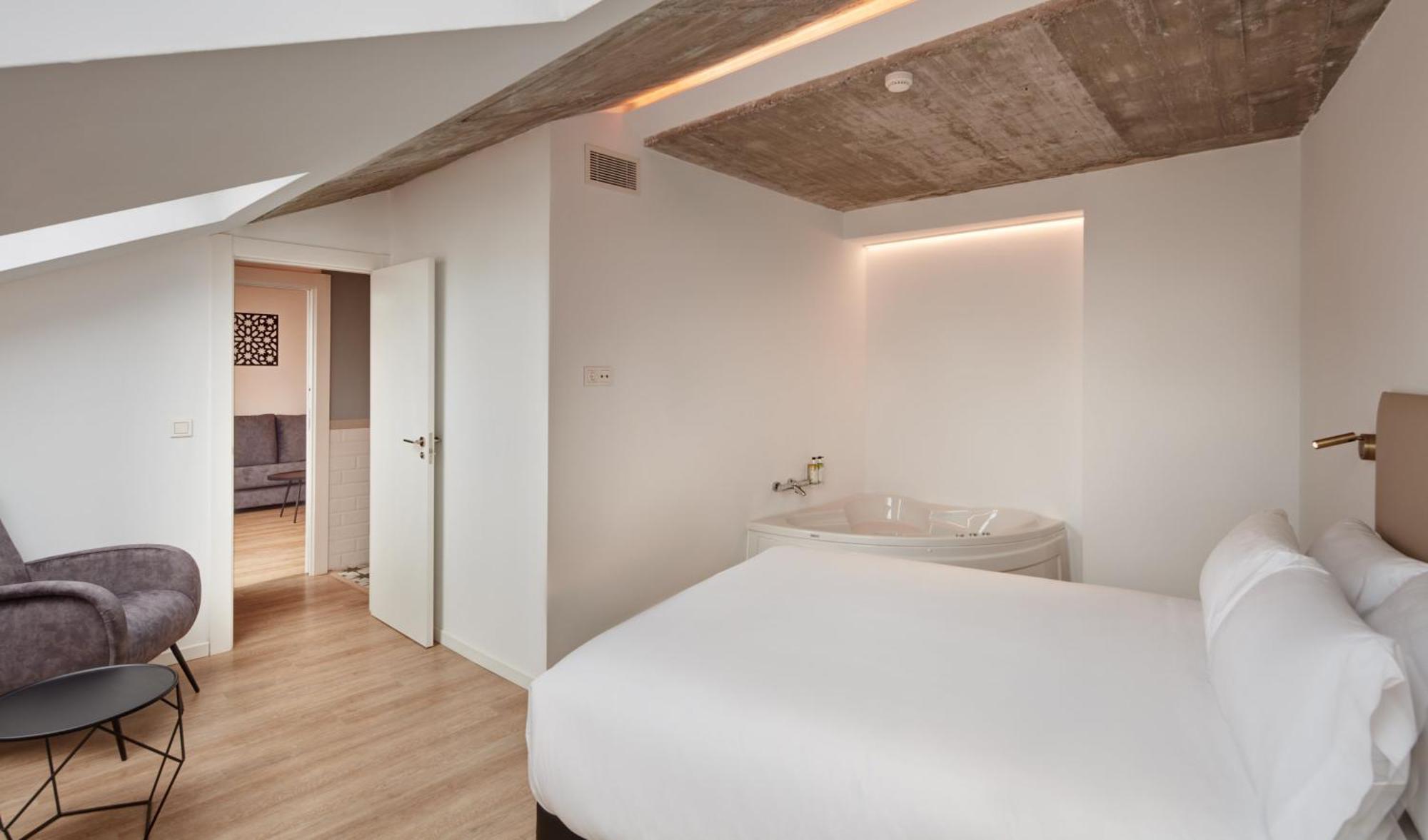 Sercotel Granada Suites Экстерьер фото