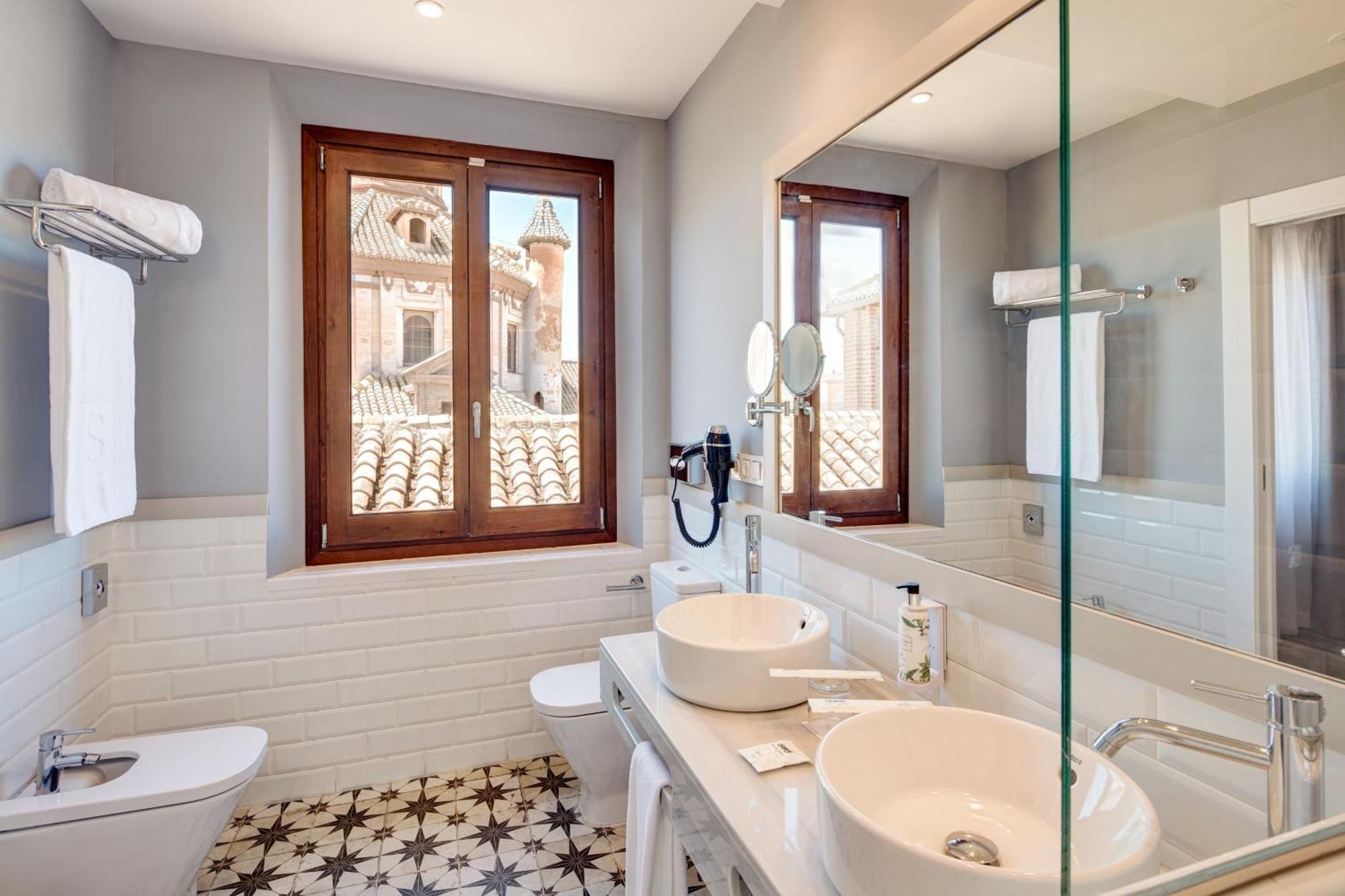 Sercotel Granada Suites Экстерьер фото