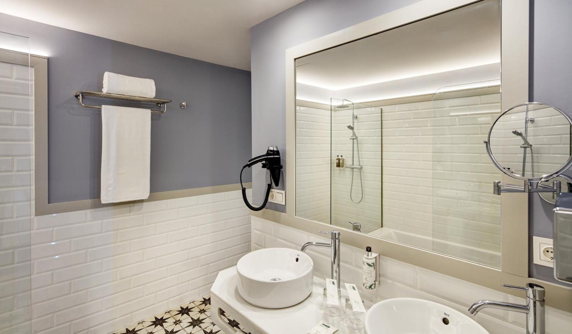 Sercotel Granada Suites Экстерьер фото