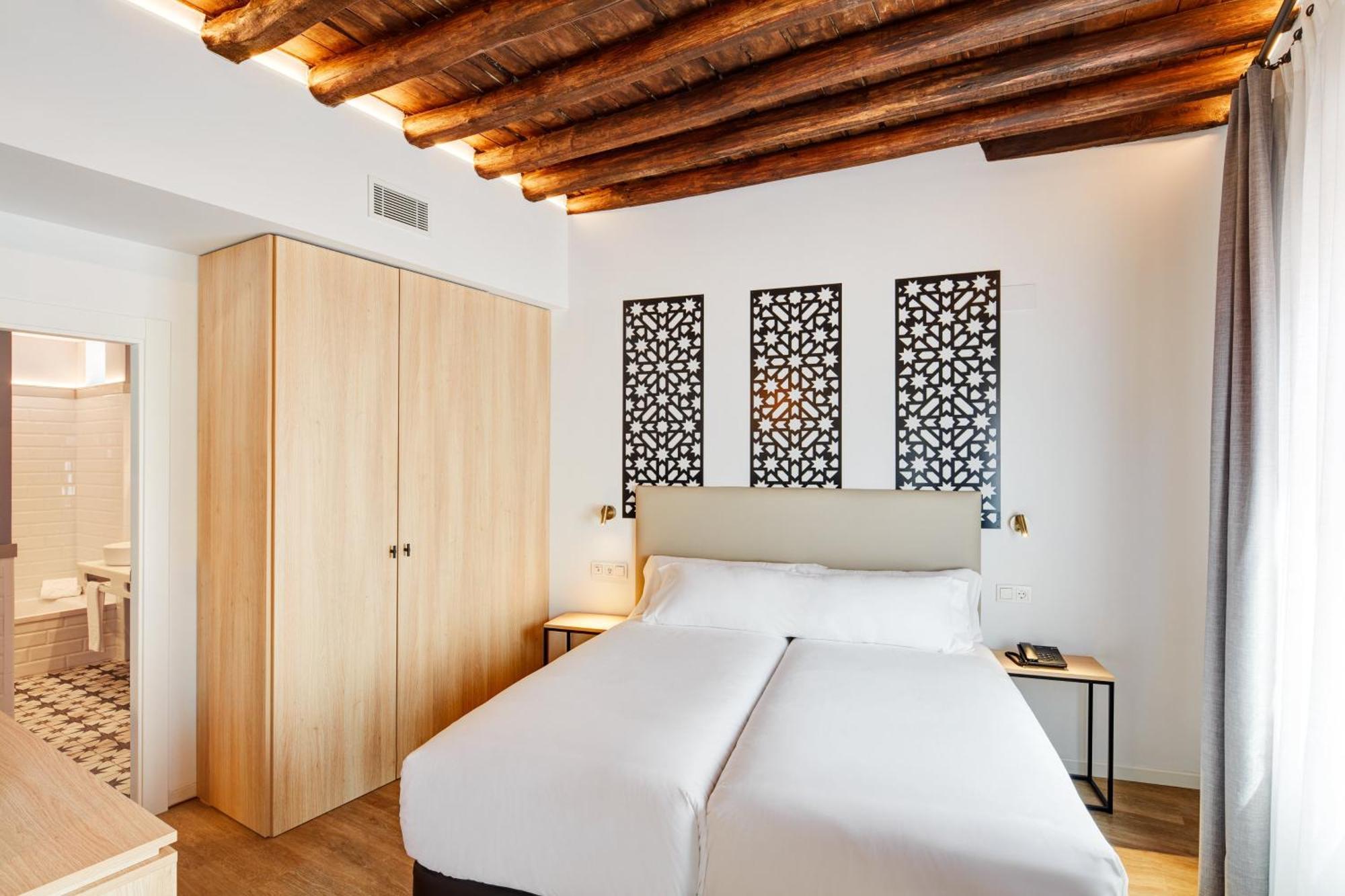 Sercotel Granada Suites Экстерьер фото